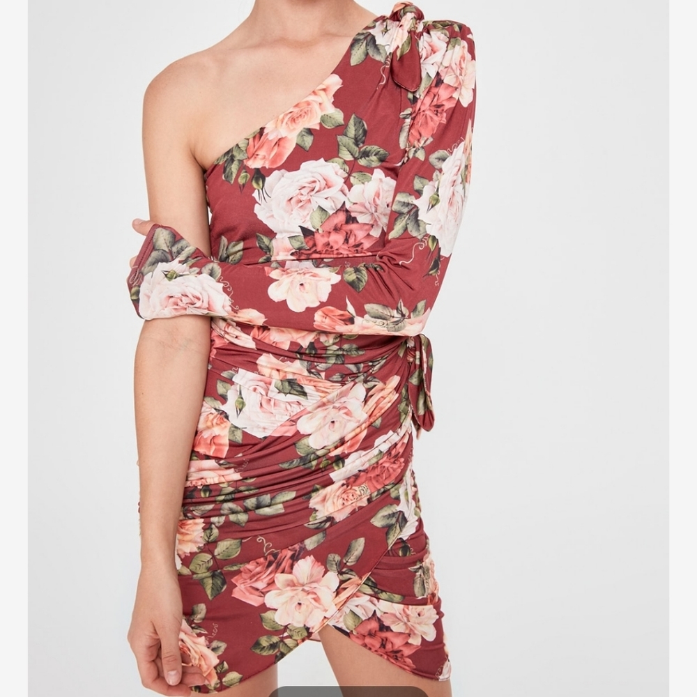 🆕 ASYMMETRİC flower printed draped mini